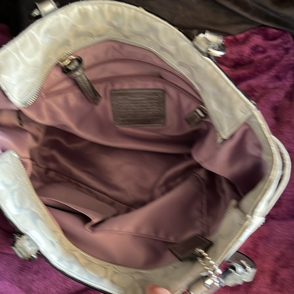 Coach Signature Gallery Jacquard Tote Silver and White - Picture 3 of 14